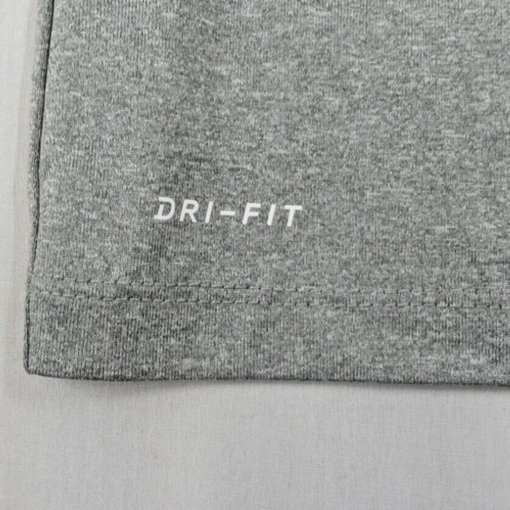Nike Kids Gray T-Shirt - Picture 2 of 4